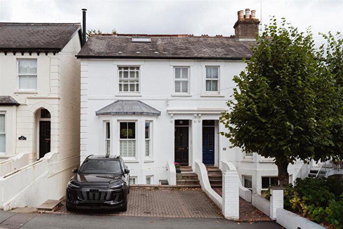 3 Bedroom Semi Detached House For Sale In Earlswood Road, Redhill, RH1