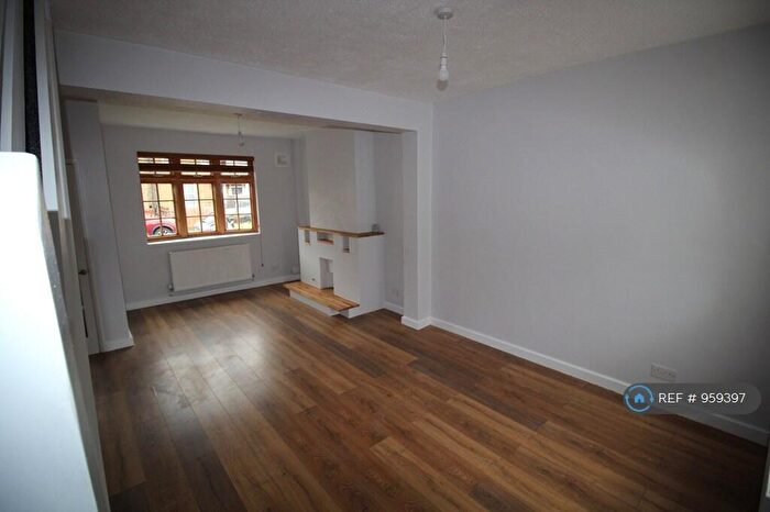 2 Bedroom Terraced House To Rent In Glendish Road, London, N17