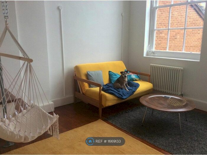 1 Bedroom Flat To Rent In The School House, London, SE1