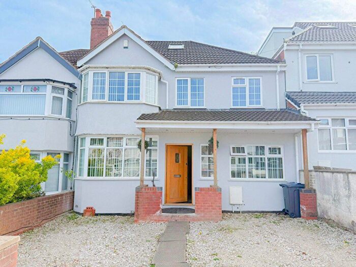 5 Bedroom Detached House For Sale In Hillside Road, Birmingham, B23