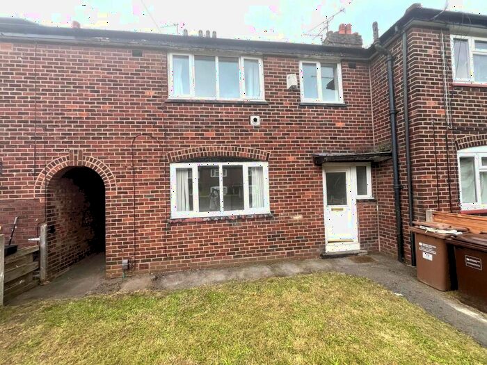 3 Bedroom House To Rent In Woodlake Avenue, M21