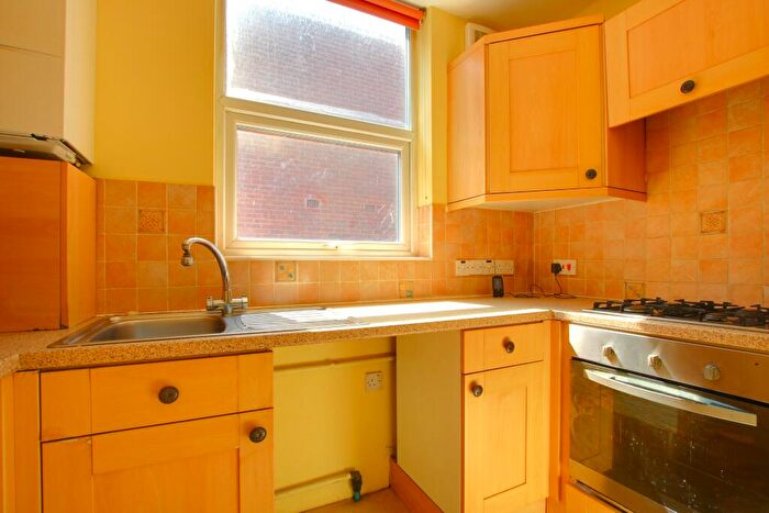 2 Bedroom Flat For Sale In Cavendish Grove, Southampton, SO17