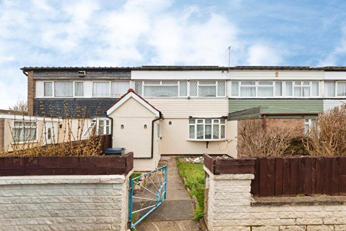 3 Bedroom Terraced House For Sale In Louise Croft, Birmingham, B14