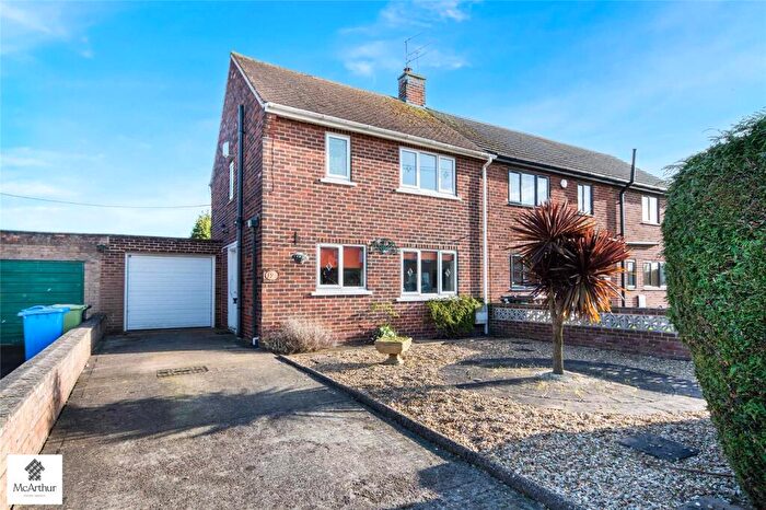 2 Bedroom Semi-Detached House For Sale In Amanda Road, Harworth & Bircotes, Doncaster, South Yorkshire, DN11