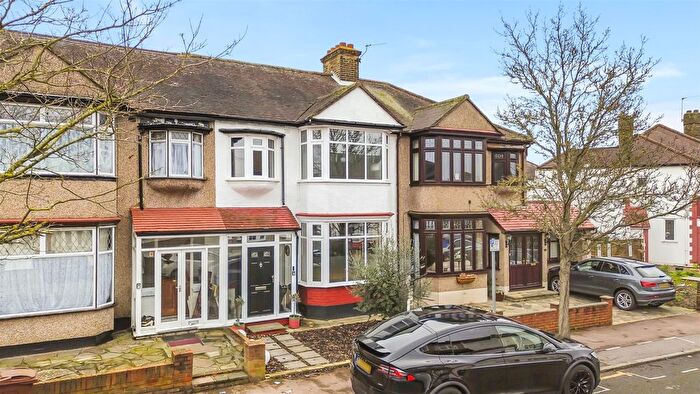 3 Bedroom Property For Sale In Oulton Crescent, Barking, IG11