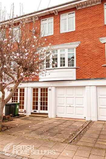 3 Bedroom Town House For Sale In Queen's Grove, Southsea, Hampshire, PO5