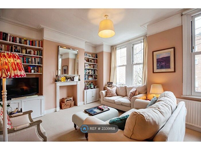 2 Bedroom Flat To Rent In Lessingham Avenue, London, SW17