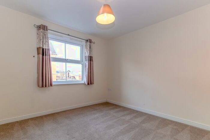 2 Bedroom Apartment To Rent In Padbury Drive, Banbury, OX16