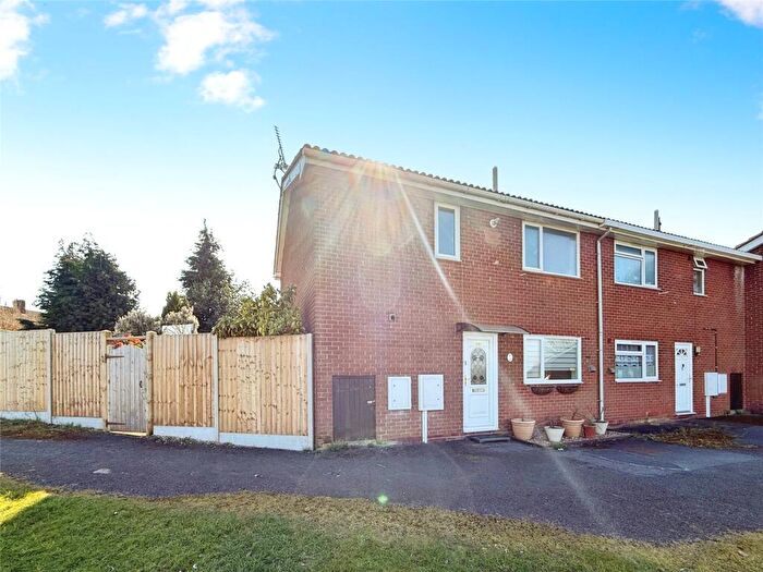 2 Bedroom End Of Terrace House To Rent In East Street, Burton-on-Trent, Staffordshire, DE15