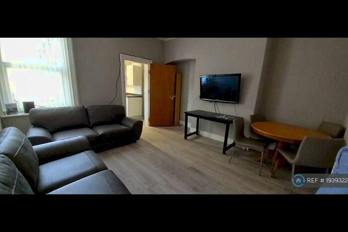 5 Bedroom Maisonette To Rent In Forsyth Road, Newcastle Upon Tyne, NE2