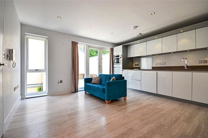 1 Bedroom Apartment To Rent In Warkworth Street, Cambridge, CB1