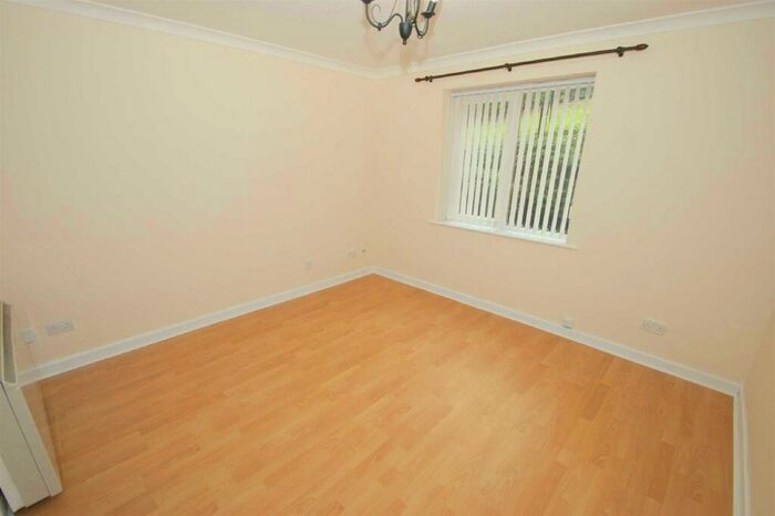 2 Bedroom Flat To Rent In A Meanwood Road, LS7