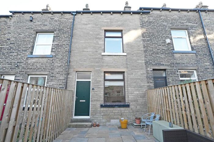 3 Bedroom Terraced House For Sale In Third Avenue, Halifax, HX3