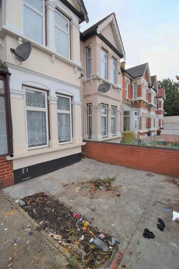 4 Bedroom Terraced House To Rent In Richmond Road, Ilford, IG1