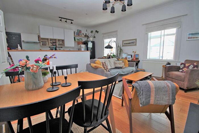 2 Bedroom Flat For Sale In Medina Villas, Hove, BN3