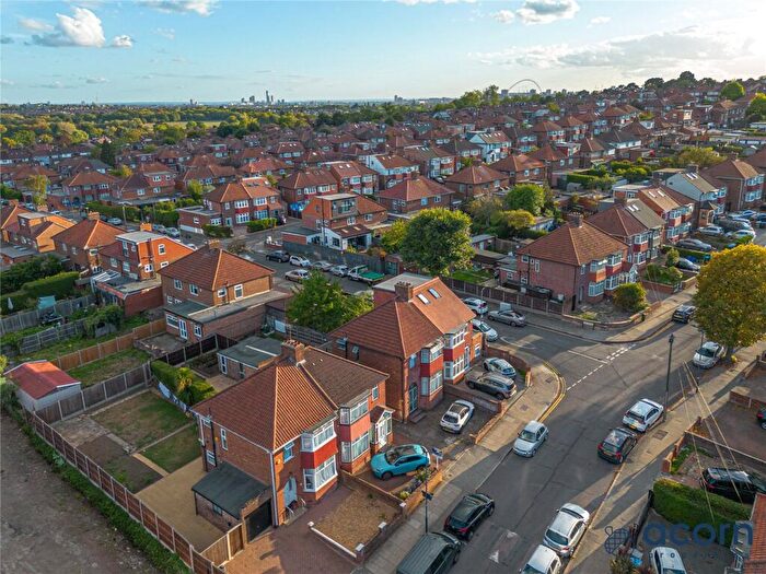 3 Bedroom Semi-Detached House For Sale In Springfield Mount, Kingsbury, London, NW9