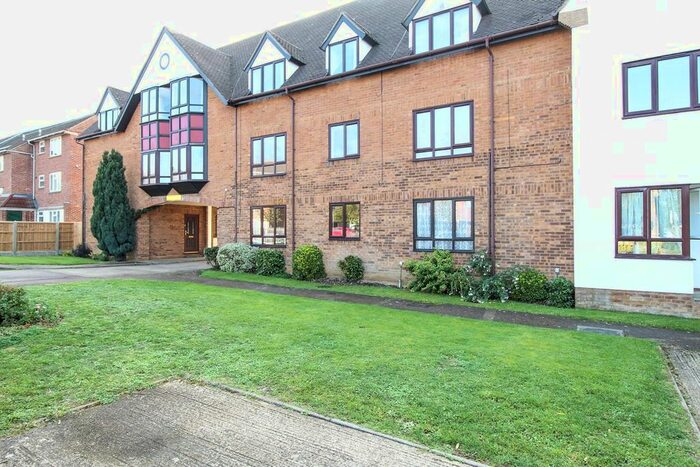 2 Bedroom Flat To Rent In Bidwell Close, Letchworth Garden City, SG6