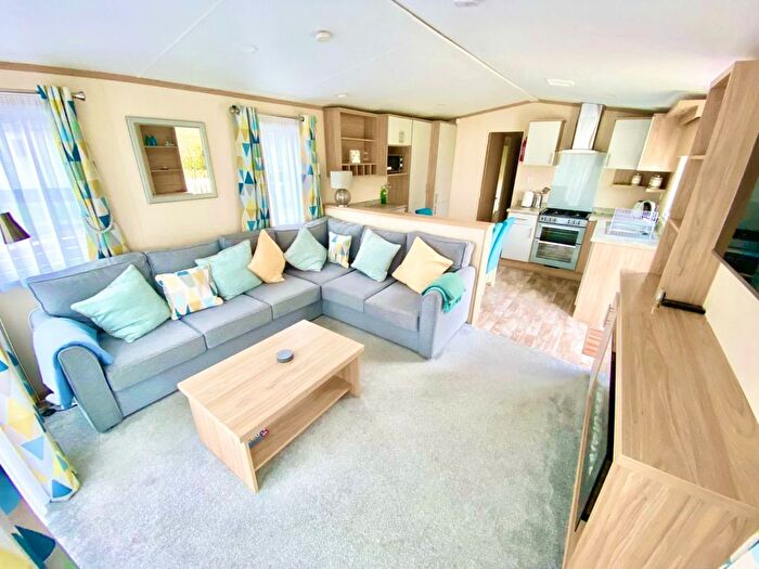 2 Bedroom Park Home For Sale In Warners Lane, Selsey, Chichester, PO20