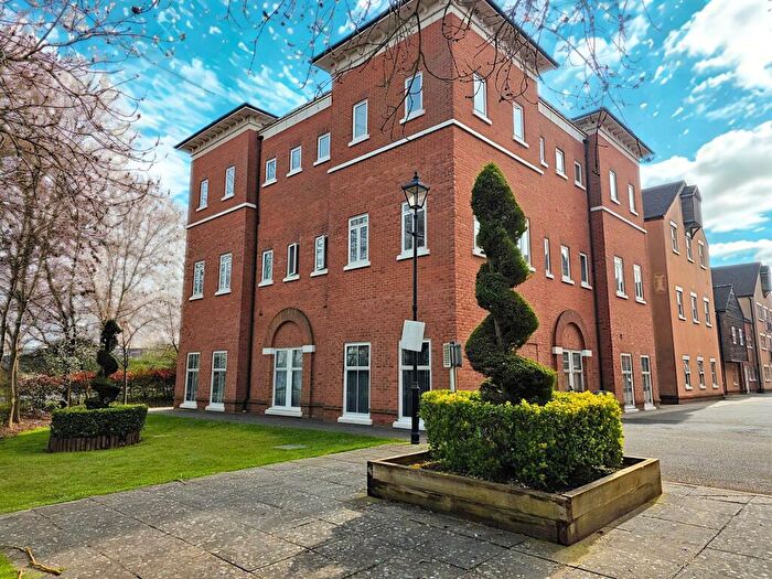 2 Bedroom Apartment For Sale In Pine Street, Aylesbury, HP19