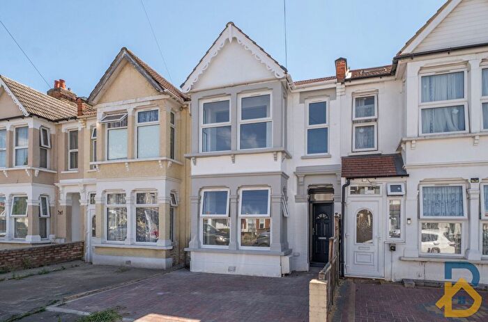 3 Bedroom Terraced House For Sale In Kingston Road, Ilford, IG1