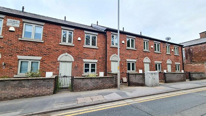 2 Bedroom Property To Rent In Albion Cottages, London Road, Macclesfield, SK11