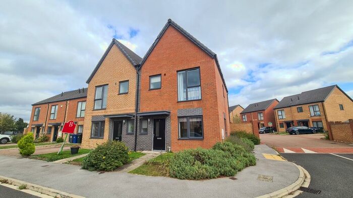 3 Bedroom House To Rent In Winscar Road, Lakeside, DN4