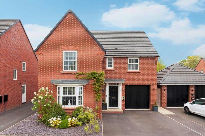 4 Bedroom Detached House For Sale In Wellingtonia Drive, Somerford, CW12