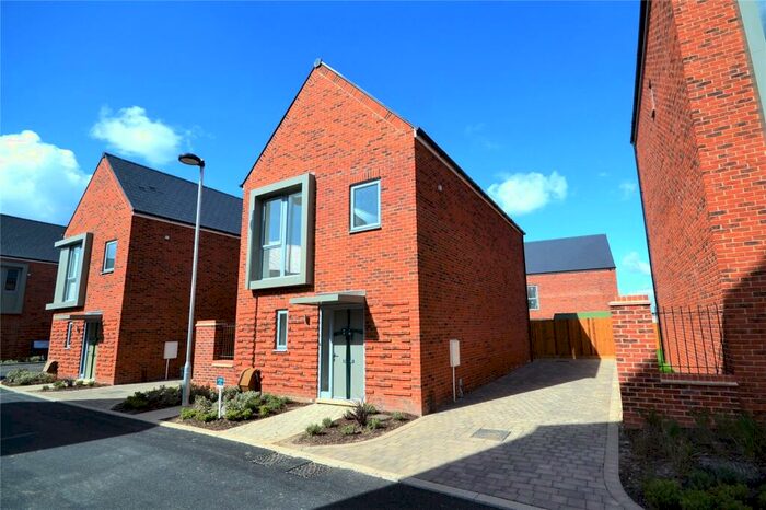 3 Bedroom Detached House To Rent In Samuel Parish Link, Springfield, Chelmsford, Essex, CM1