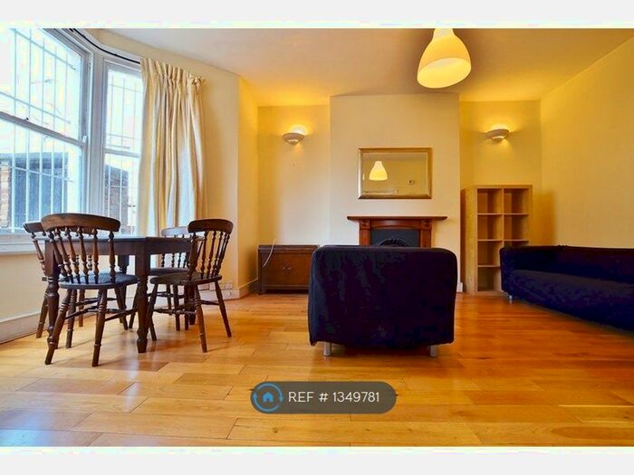 2 Bedroom Flat To Rent In St Marks Rise, London, E8