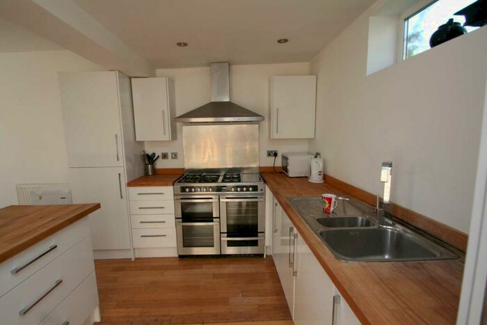 6 Bedroom End Of Terrace House To Rent In Henley Street, East Oxford **Student Property **, OX4