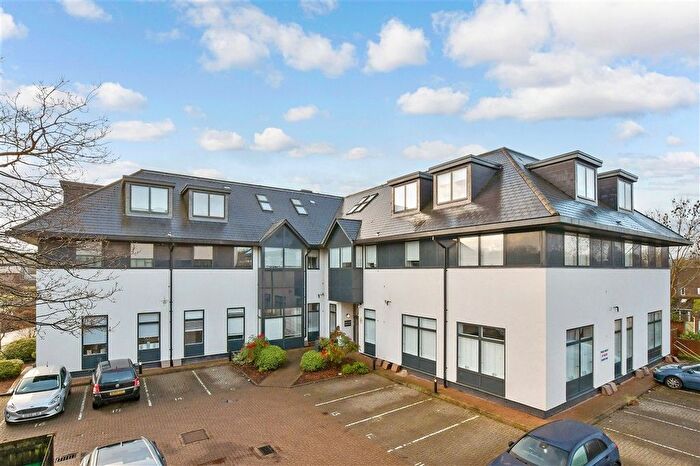 1 Bedroom Flat For Sale In Challenge Court, Leatherhead, Surrey, KT22
