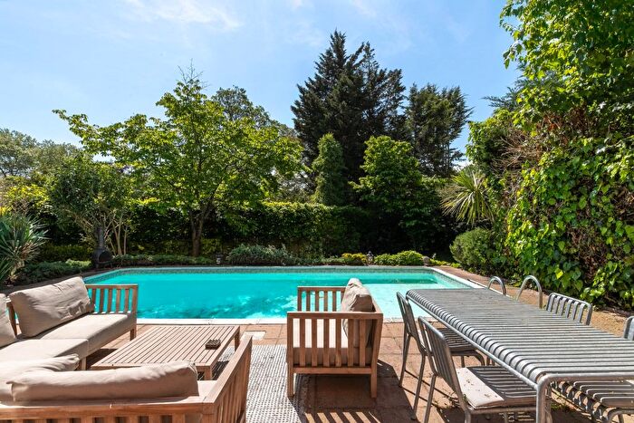 6 Bedroom Flat To Rent In Elsworthy Road, Primrose Hill, London, NW3