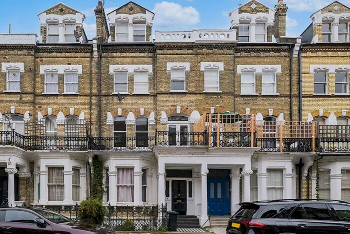 Studio To Rent In Stanwick Road, London, W14