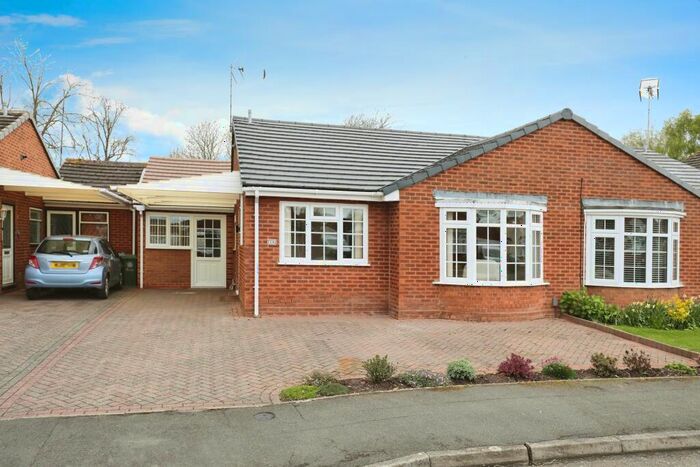 2 Bedroom Bungalow For Sale In Hammerton Way, Wellesbourne, Warwick, Warwickshire, CV35