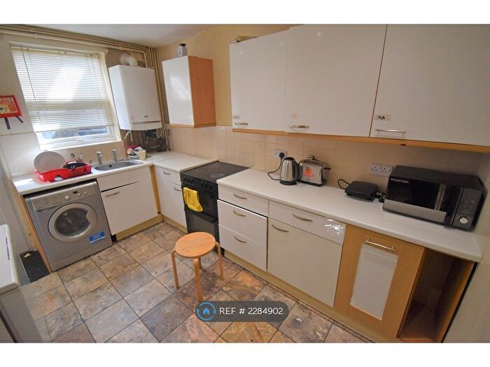 5 Bedroom Terraced House To Rent In Addington Road, Reading, RG1