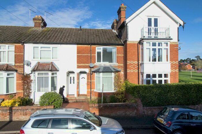 3 Bedroom Terraced House To Rent In Heath Road, Barming, Maidstone, ME16