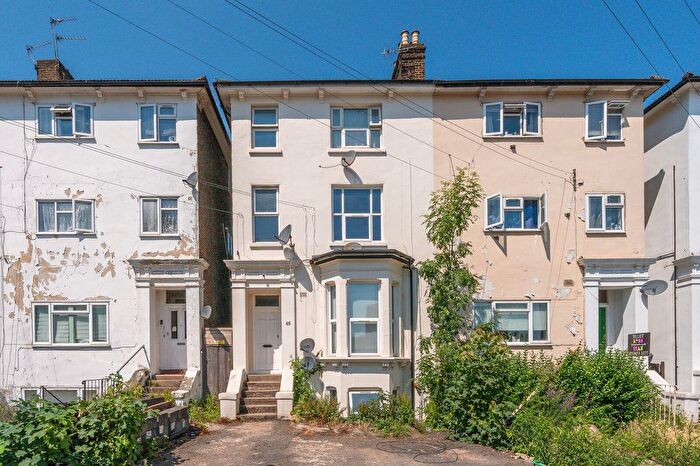 2 Bedroom Flat For Sale In Lansdowne Road, East Croydon, Croydon, CR0