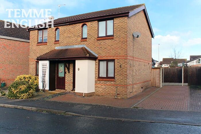 2 Bedroom Semi Detached House For Sale In Fletcher Drive, Wickford, SS12