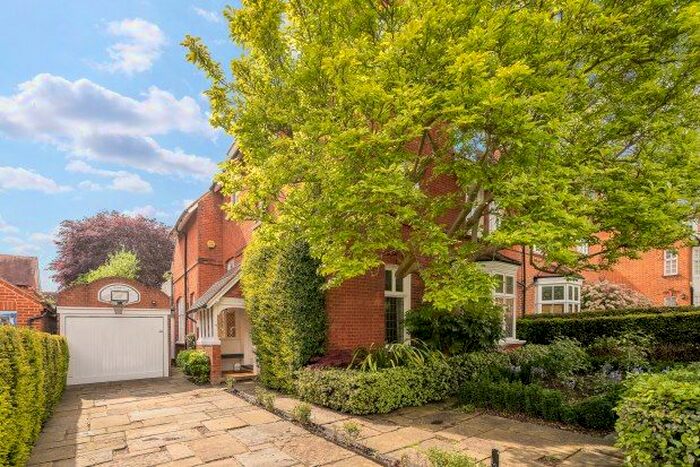 6 Bedroom Semi-Detached House To Rent In Newton Grove, London, W4