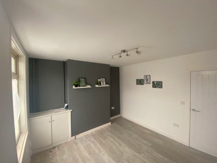 3 Bedroom House To Rent In Alfred Street, Sutton In Ashfield, NG17