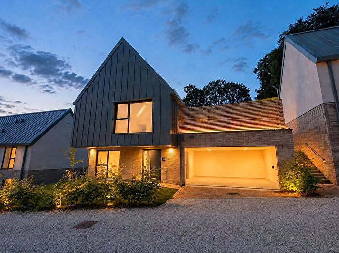 4 Bedroom Detached House For Sale In Elizabeth Penton Way, Bampton, Tiverton, EX16