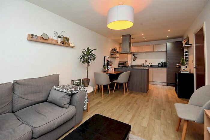 2 Bedroom Flat For Sale In Watson Heights, Chelmsford, CM1