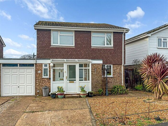 4 Bedroom Detached House For Sale In Tideway, Littlehampton, BN17