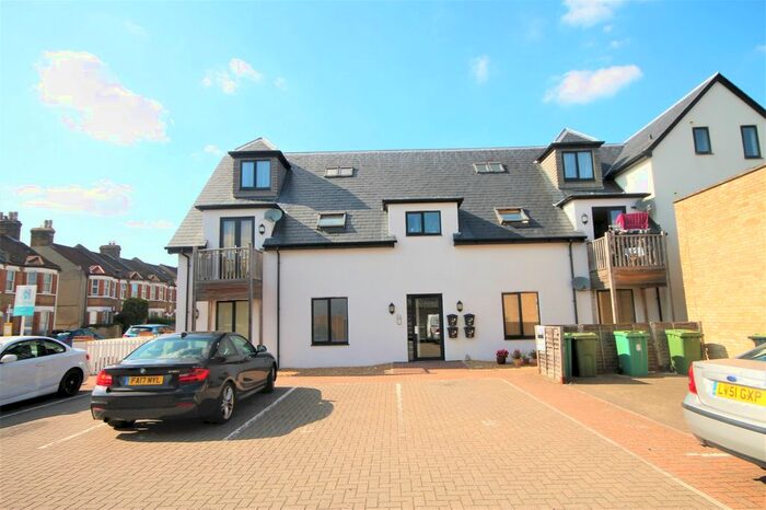1 Bedroom Flat To Rent In Elliott Road, Bromley BR2