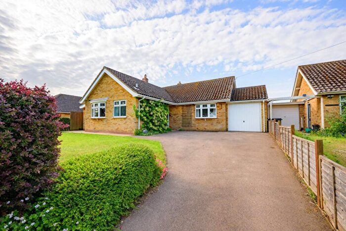 3 Bedroom Detached Bungalow For Sale In High Street, Hagworthingham, PE23