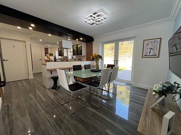 4 Bedroom Detached House For Sale In Manor Court, Edwardsville, Treharris, CF46