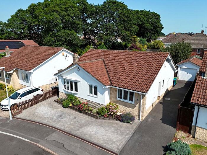 3 Bedroom Detached Bungalow For Sale In Crusader Road, Bearwood, Bournemouth, BH11