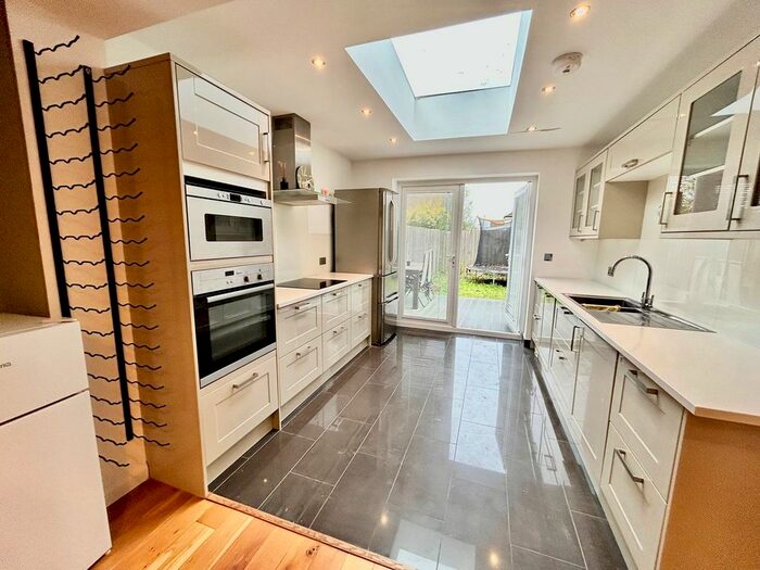 3 Bedroom Property To Rent In South Ealing Road, London, W5