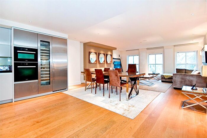 2 Bedroom Apartment To Rent In Turnmill Street, EC1M