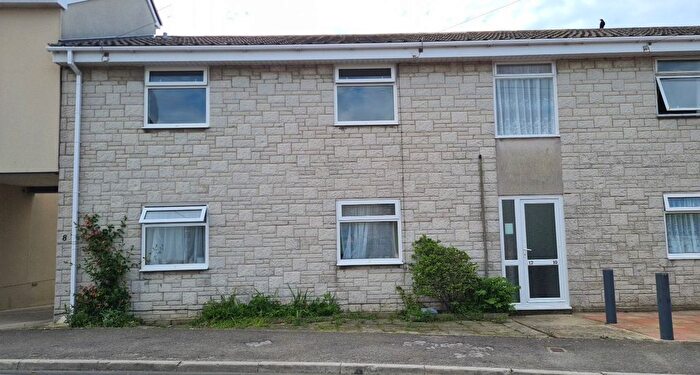 2 Bedroom Flat To Rent In Moorfield Road, Portland, DT5